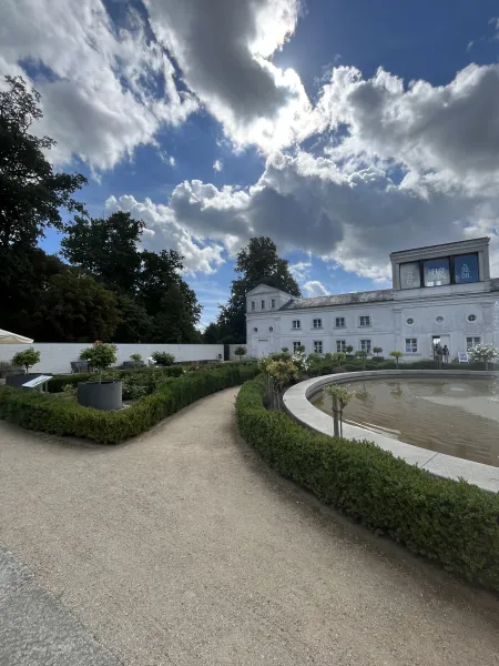 Hochgeladen von Shirley
