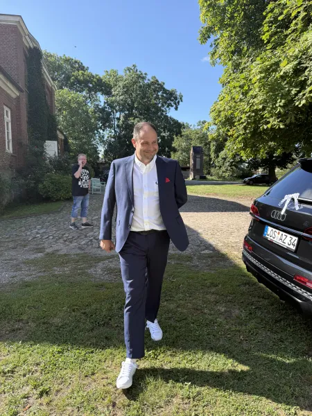 Hochgeladen von Basti